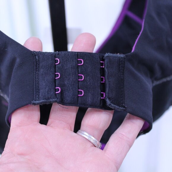 Under Armour Black and Purple Performance Bra - Picture 9 of 9